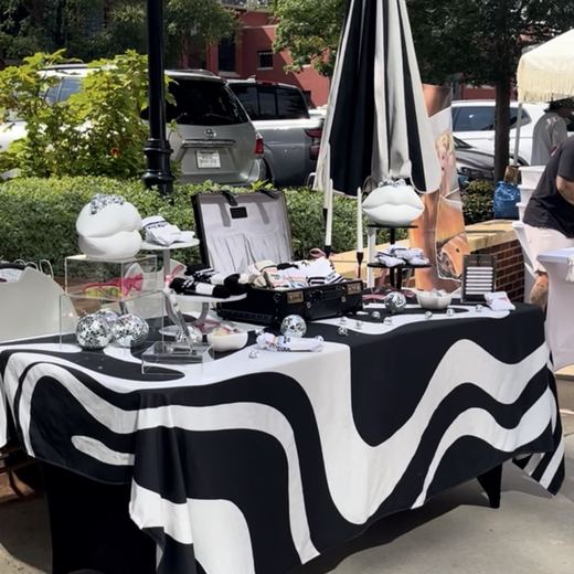 The Cheeky Been market booth